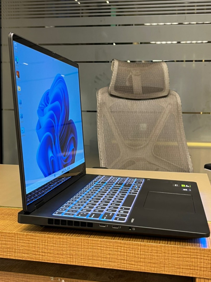 Laptop - Thumbnail 6