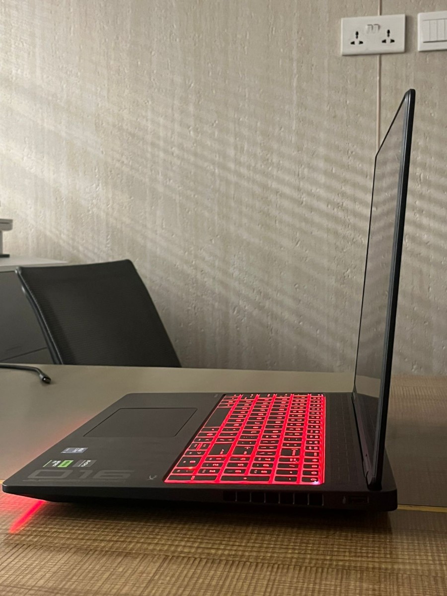 Laptop - Thumbnail 2