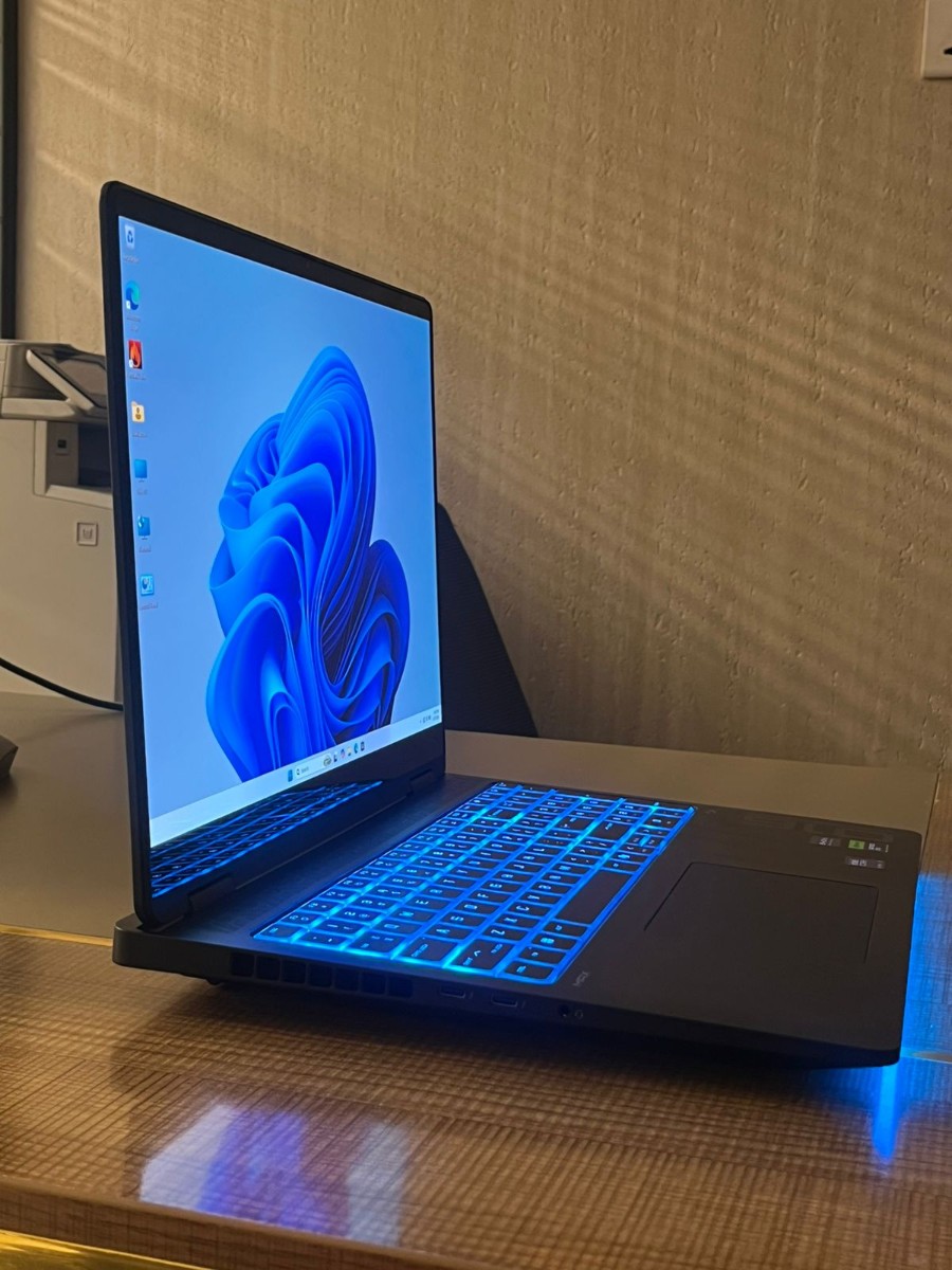 Laptop - Thumbnail 4