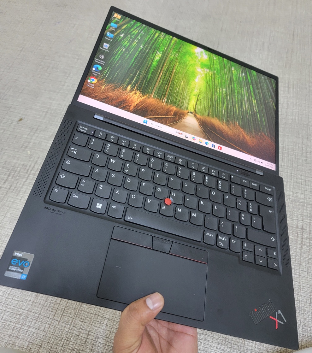 Lenovo X1 Carbon 🔥 💻 Powerful. - Thumbnail 5